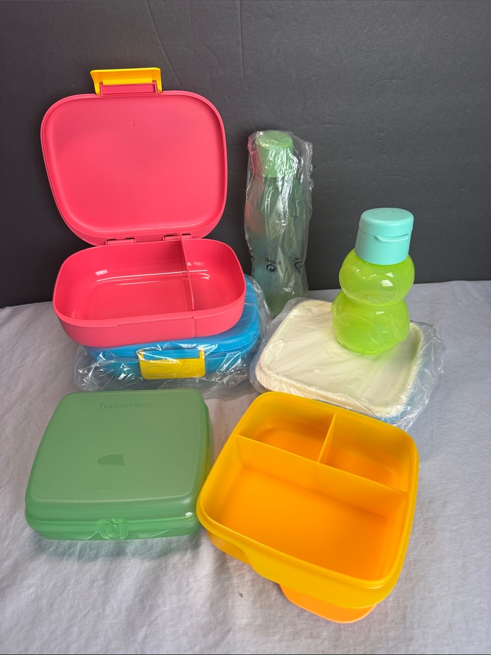 Tupperware Kids Lunch Set 7 Pc Lunch Boxes Containers Bottles New